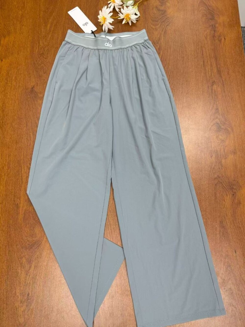NWT 😉 Steel Grey ALO Yoga High Waisted Suit Up Pants | 30" Inseam💕Soft Neutral - Picture 2 of 7